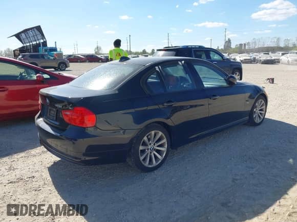2009 BMW 3 Series 328i xDrive с VIN WBAPK73579A450824, выставлен на аукционе IAAI как лот 43447374 с пробегом 180 988 миль миль и . История ставок и продаж доступна на DreamBid. Изображение 4.