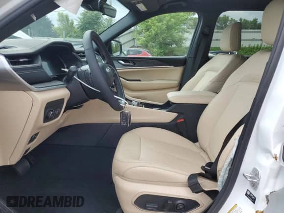 2025 Jeep Grand Cherokee Limited with VIN 1C4RJKBG2S8660393, listed as a Copart auction lot 61583005 with 6,450 mi miles and Salvage title. Bid and sale history available at DreamBid. Image 7.