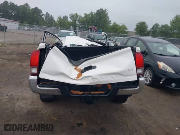 2018 Toyota Tacoma SR5 z VIN 5TFSZ5AN9JX161137, wystawiony jako IAAI lot #42857176 z przebiegiem Nie podano mil oraz . Historia ofert i sprzedaży dostępna na DreamBid. Obrazek 16.