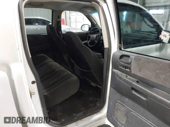 2001 Dodge Dakota Sport with VIN 1B7HL2AX21S259774, listed as a IAAI auction lot 41165907 with 311,576 mi miles and . Bid and sale history available at DreamBid. Image 8.