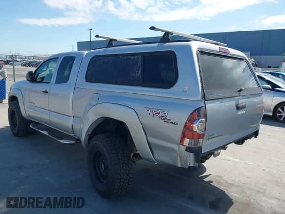 2011 Toyota Tacoma z VIN 5TFUU4EN7BX007149, wystawiony jako IAAI lot #40732059 z przebiegiem 96 347 mil mil oraz . Historia ofert i sprzedaży dostępna na DreamBid. Obrazek 3.