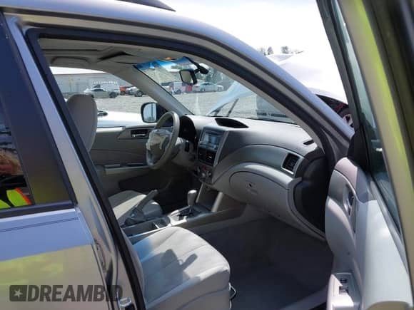 2009 Subaru Forester X with VIN JF2SH63689H757586, listed as a IAAI auction lot 42510970 with 173,434 mi miles and . Bid and sale history available at DreamBid. Image 5.