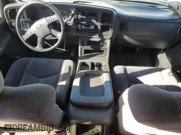 2006 Chevrolet Silverado 1500 Work Truck with VIN 2GCEK19B261163725, listed as a Copart auction lot 81734705 with 379,756 mi miles and Clean title. Bid and sale history available at DreamBid. Image 8.