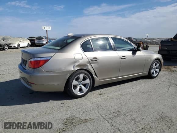 2008 BMW 5 Series 528i with VIN WBANU53578C114566, listed as a Copart auction lot 81333965 with 85,287 mi miles and Salvage title. Bid and sale history available at DreamBid. Image 3.