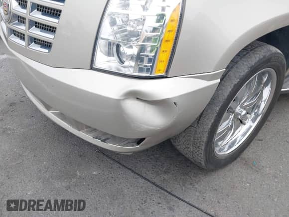 2013 Cadillac Escalade ESV с VIN 1GYS4GEF2DR216804, выставлен на аукционе IAAI как лот 42459084 с пробегом 159 073 миль миль и . История ставок и продаж доступна на DreamBid. Изображение 6.