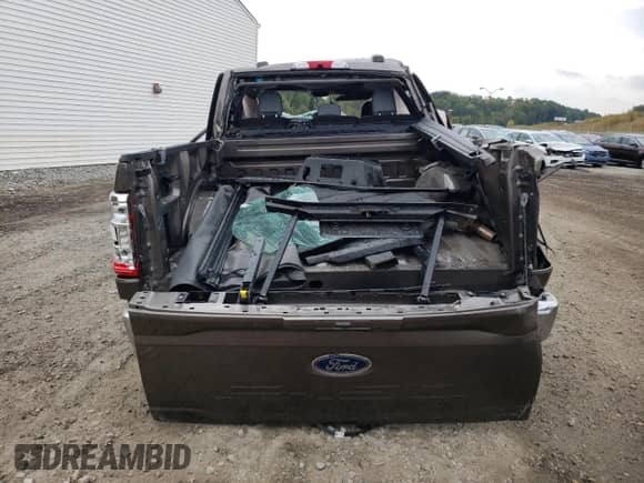 2022 Ford F-150 XLT z VIN 1FTEW1EP8NFA25247, wystawiony jako Copart lot #81464685 z przebiegiem 40 011 mil mil oraz Szkoda całkowita • Salvage title. Historia ofert i sprzedaży dostępna na DreamBid. Obrazek 6.