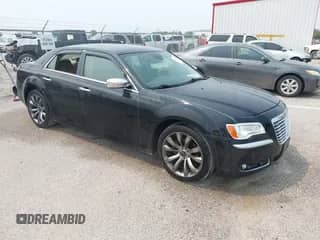 2013 Chrysler 300 C с VIN 2C3CCAEG7DH520802, выставлен на аукционе IAAI как лот 42385576 с пробегом 127 396 миль миль и . История ставок и продаж доступна на DreamBid. Изображение 1.