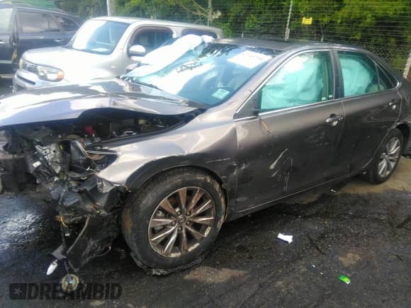 2016 Toyota Camry XLE с VIN 4T1BF1FK2GU527753, выставлен на аукционе IAAI как лот 42742790 с пробегом Не указан миль и . История ставок и продаж доступна на DreamBid. Изображение 2.