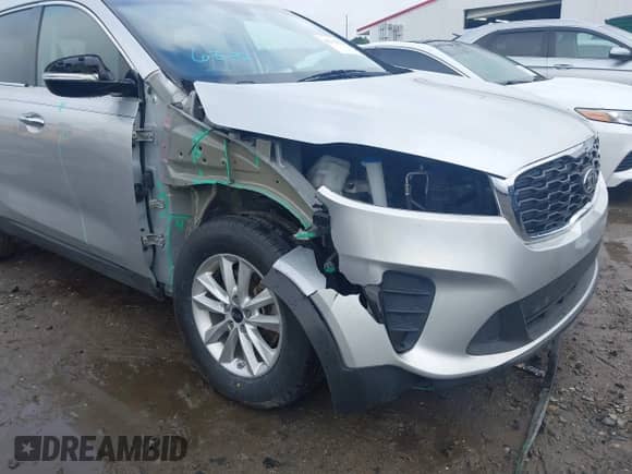 2019 Kia Sorento L z VIN 5XYPG4A30KG592930, wystawiony jako IAAI lot #42371726 z przebiegiem 61 178 mil mil oraz . Historia ofert i sprzedaży dostępna na DreamBid. Obrazek 6.