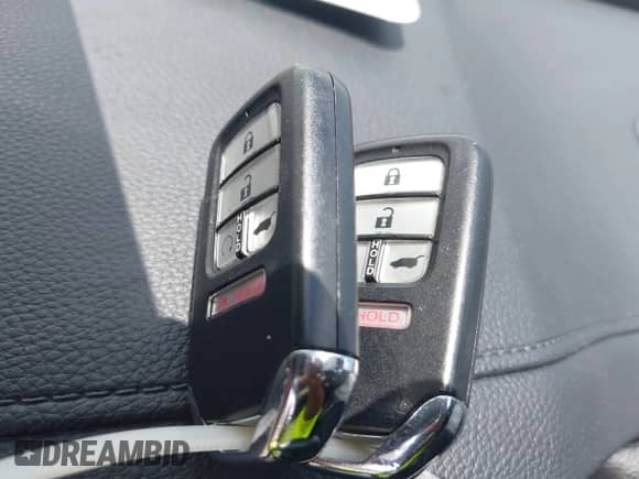 2021 Honda Pilot Black Edition z VIN 5FNYF6H71MB033733, wystawiony jako IAAI lot #42769044 z przebiegiem 56 060 mil mil oraz . Historia ofert i sprzedaży dostępna na DreamBid. Obrazek 11.