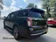 2022 Chevrolet Suburban LT z VIN 1GNSKCKD9NR323851, wystawiony jako Copart lot #65272845 z przebiegiem 255 643 mil mil oraz Czysty tytuł • Clean title. Historia ofert i sprzedaży dostępna na DreamBid. Obrazek 3.