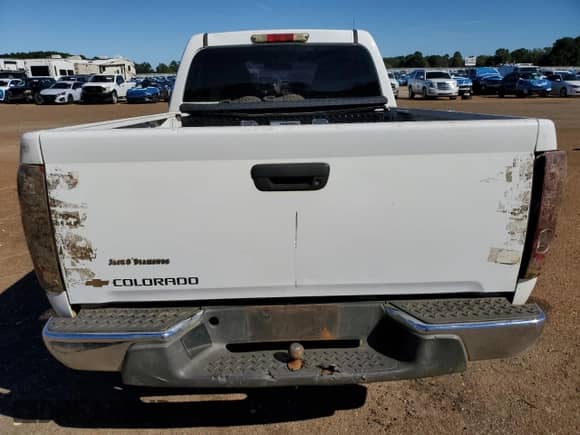 2006 Chevrolet Colorado Work Truck with VIN 1GCCS148068177347, listed as a Copart auction lot 82674345 with 212,849 mi miles and Clean title. Bid and sale history available at DreamBid. Image 6.