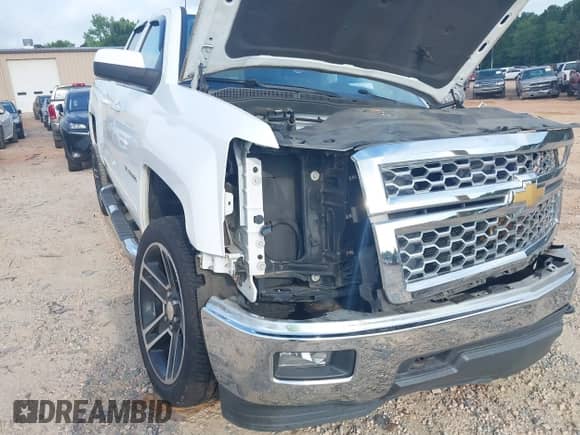 2015 Chevrolet Silverado 1500 LT z VIN 1GCVKREH5FZ400305, wystawiony jako IAAI lot #42626165 z przebiegiem Nie podano mil oraz . Historia ofert i sprzedaży dostępna na DreamBid. Obrazek 18.