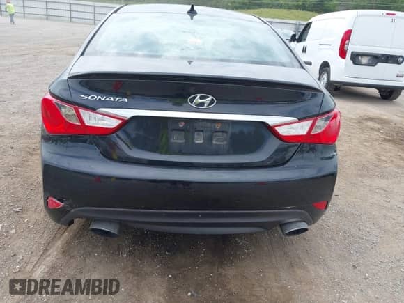 2014 Hyundai Sonata Limited z VIN 5NPEC4AC0EH822773, wystawiony jako IAAI lot #42657888 z przebiegiem 102 540 mil mil oraz . Historia ofert i sprzedaży dostępna na DreamBid. Obrazek 16.