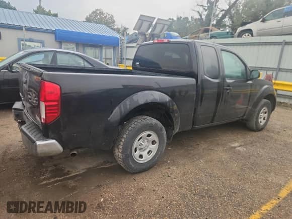 2016 Nissan Frontier S z VIN 1N6BD0CT0GN764993, wystawiony jako Copart lot #82405465 z przebiegiem 107 624 mil mil oraz Szkoda całkowita • Salvage title. Historia ofert i sprzedaży dostępna na DreamBid. Obrazek 3.