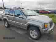 1998 Jeep Grand Cherokee Limited z VIN 1J4GZ78S2WC222768, wystawiony jako Copart lot #73942154 z przebiegiem Nie podano mil oraz Szkoda całkowita • Salvage title. Historia ofert i sprzedaży dostępna na DreamBid. Obrazek 4.