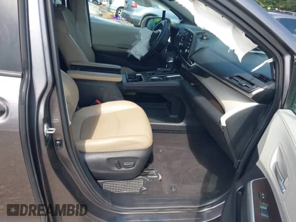 2021 Toyota Sienna XLE z VIN 5TDYRKEC1MS071251, wystawiony jako IAAI lot #43283850 z przebiegiem 60 434 mil mil oraz . Historia ofert i sprzedaży dostępna na DreamBid. Obrazek 5.