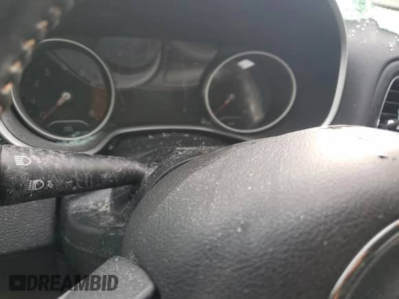 2020 Jeep Compass Latitude z VIN 3C4NJDBB4LT153870, wystawiony jako Copart lot #81761635 z przebiegiem Nie podano mil oraz Szkoda całkowita • Salvage title. Historia ofert i sprzedaży dostępna na DreamBid. Obrazek 9.