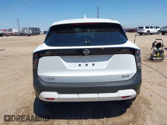 2025 Nissan Kicks S with VIN 3N8AP6BB5SL382215, listed as a IAAI auction lot 42701172 with 2,562 mi miles and . Bid and sale history available at DreamBid. Image 16.