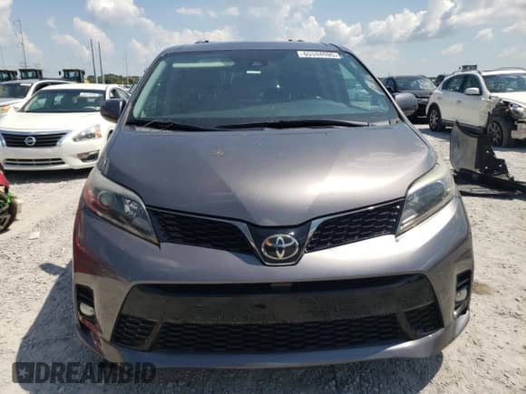 2019 Toyota Sienna SE with VIN 5TDXZ3DC2KS983662, listed as a Copart auction lot 69694095 with 87,965 mi miles and Salvage title. Bid and sale history available at DreamBid. Image 5.