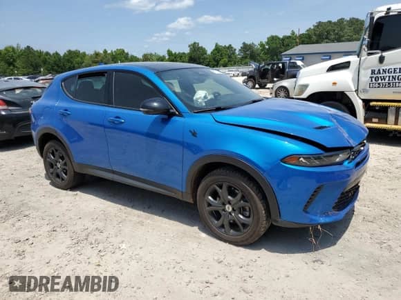 2023 Dodge Hornet GT Plus with VIN ZACNDFBN4P3A07633, listed as a Copart auction lot 57776695 with 37,563 mi miles and Non repairable. Bid and sale history available at DreamBid. Image 4.