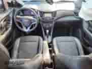 2017 Chevrolet Trax LT с VIN 3GNCJLSB8HL161261, выставлен на аукционе Copart как лот 80534195 с пробегом 99 130 миль миль и Списание • Salvage title. История ставок и продаж доступна на DreamBid. Изображение 8.