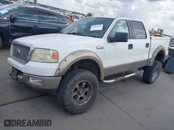 2005 Ford F-150 XLT with VIN 1FTPW14565FB13996, listed as a IAAI auction lot 43383032 with 236,808 mi miles and . Bid and sale history available at DreamBid. Image 2.