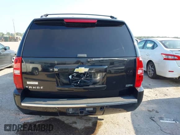 2011 Chevrolet Tahoe LTZ с VIN 1GNSCCE04BR400210, выставлен на аукционе IAAI как лот 42915250 с пробегом 199 282 миль миль и . История ставок и продаж доступна на DreamBid. Изображение 16.