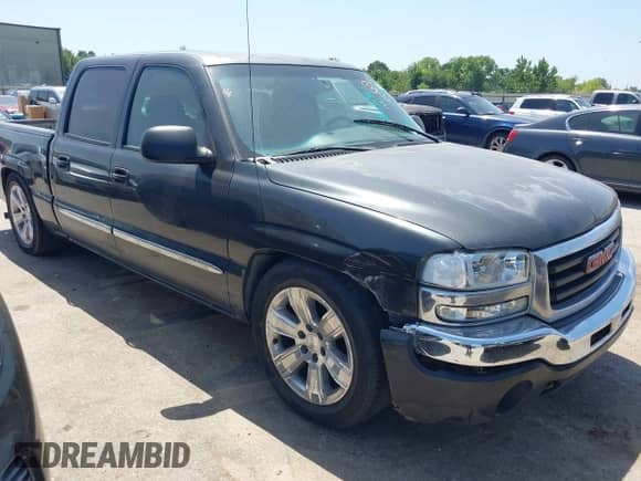 2004 GMC Sierra 1500 SLE with VIN 2GTEC13T541351523, listed as a IAAI auction lot 42854740 with Not provided miles and . Bid and sale history available at DreamBid. Image 1.