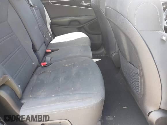 2019 Kia Sorento L с VIN 5XYPG4A32KG562991, выставлен на аукционе IAAI как лот 42846674 с пробегом 109 675 миль миль и . История ставок и продаж доступна на DreamBid. Изображение 8.