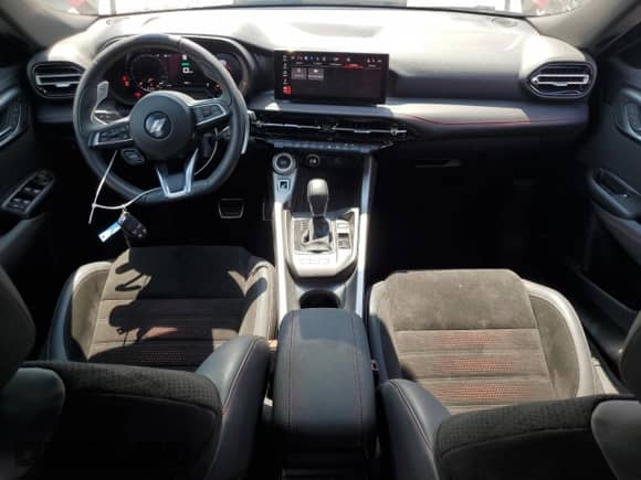 2024 Dodge Hornet R/T with VIN ZACPDFCW6R3A26882, listed as a Copart auction lot 65917795 with 6,588 mi miles and Salvage title. Bid and sale history available at DreamBid. Image 8.