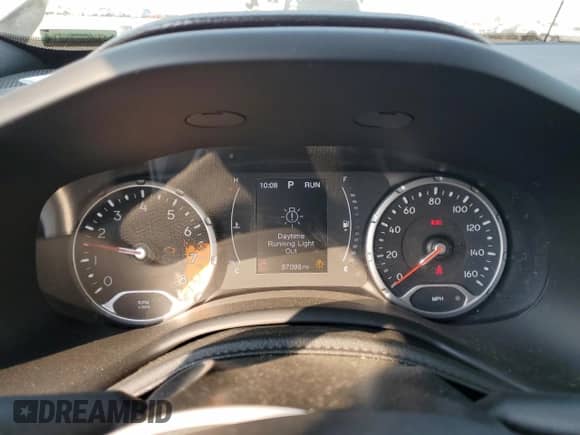 2018 Jeep Renegade Altitude with VIN ZACCJABB0JPH27164, listed as a Copart auction lot 71074155 with 87,098 mi miles and Salvage title. Bid and sale history available at DreamBid. Image 9.
