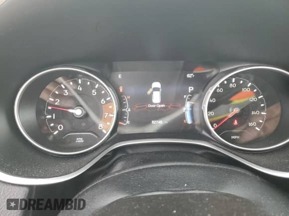 2020 Jeep Compass Limited with VIN 3C4NJDCB7LT221383, listed as a Copart auction lot 84047185 with 82,746 mi miles and Salvage title. Bid and sale history available at DreamBid. Image 9.