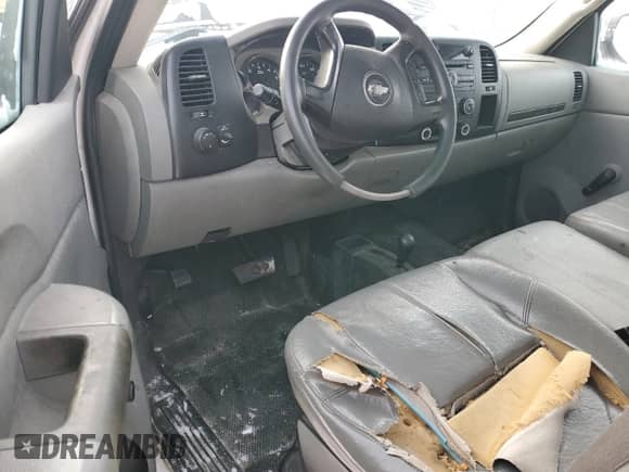 2008 Chevrolet Silverado 2500HD Work Truck z VIN 1GCHK24K48E154908, wystawiony jako Copart lot #44926145 z przebiegiem 286 247 mil mil oraz Czysty tytuł • Clean title. Historia ofert i sprzedaży dostępna na DreamBid. Obrazek 8.