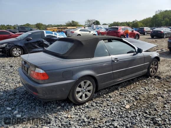 2005 BMW 3 Series 325Ci with VIN WBABW33425PL35764, listed as a Copart auction lot 80897025 with 257,289 mi miles and Salvage title. Bid and sale history available at DreamBid. Image 3.