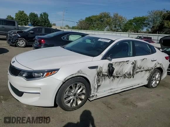 2018 Kia Optima LX with VIN 5XXGT4L39JG263302, listed as a Copart auction lot 84482455 with 35,596 mi miles and Salvage title. Bid and sale history available at DreamBid. Image 13.