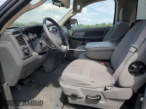 2008 Dodge 1500 ST z VIN 1D7HU16278J194897, wystawiony jako Copart lot #63433215 z przebiegiem 93 758 mil mil oraz Szkoda całkowita • Salvage title. Historia ofert i sprzedaży dostępna na DreamBid. Obrazek 7.