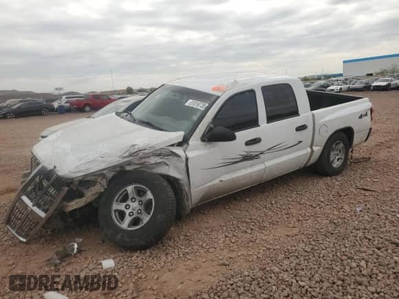 2006 Dodge Dakota ST with VIN 1D7HW28KX6S657152, listed as a Copart auction lot 51016735 with 271,359 mi miles and Salvage title. Bid and sale history available at DreamBid. Image 1.