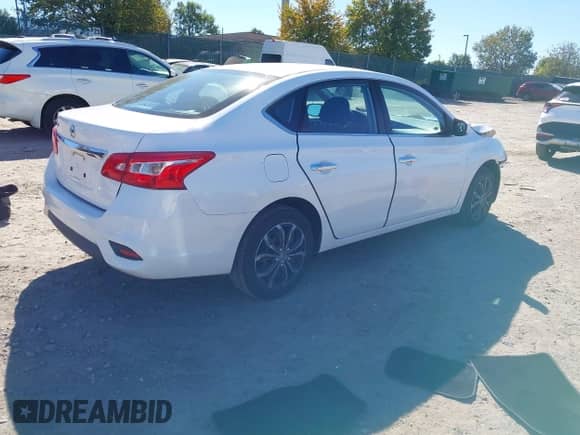 2017 Nissan Sentra SV z VIN 3N1AB7AP7HY221330, wystawiony jako IAAI lot #43387773 z przebiegiem 72 760 mil mil oraz . Historia ofert i sprzedaży dostępna na DreamBid. Obrazek 4.