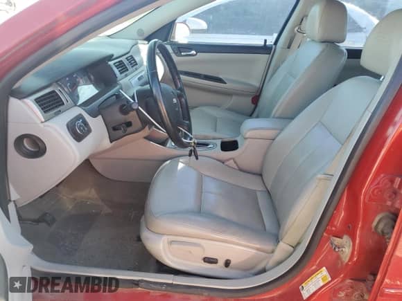 2007 Chevrolet Impala SS z VIN 2G1WD58C479293629, wystawiony jako Copart lot #73242384 z przebiegiem 183 143 mil mil oraz Szkoda całkowita • Salvage title. Historia ofert i sprzedaży dostępna na DreamBid. Obrazek 7.