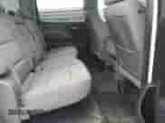 2015 Chevrolet Silverado 2500HD Work Truck z VIN 1GC1KUE86FF607840, wystawiony jako Copart lot #67075855 z przebiegiem 169 607 mil mil oraz Szkoda całkowita • Salvage title. Historia ofert i sprzedaży dostępna na DreamBid. Obrazek 10.