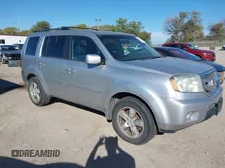 2010 Honda Pilot EX with VIN 5FNYF4H40AB038377, listed as a IAAI auction lot 43464324 with 297,734 mi miles and . Bid and sale history available at DreamBid. Image 1.