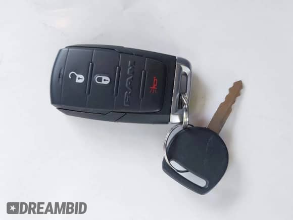 2020 Ram 1500 Tradesman z VIN 1C6RRFNGXLN356363, wystawiony jako IAAI lot #43001924 z przebiegiem 119 855 mil mil oraz . Historia ofert i sprzedaży dostępna na DreamBid. Obrazek 11.