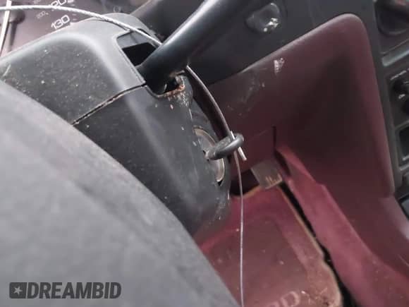 1993 Honda Accord LX z VIN JHMCB7650PC005838, wystawiony jako IAAI lot #42861998 z przebiegiem 217 028 mil mil oraz . Historia ofert i sprzedaży dostępna na DreamBid. Obrazek 11.