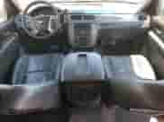 2010 Chevrolet Avalanche LT z VIN 3GNVKFE06AG265022, wystawiony jako Copart lot #65471715 z przebiegiem 159 949 mil mil oraz Szkoda całkowita • Salvage title. Historia ofert i sprzedaży dostępna na DreamBid. Obrazek 8.