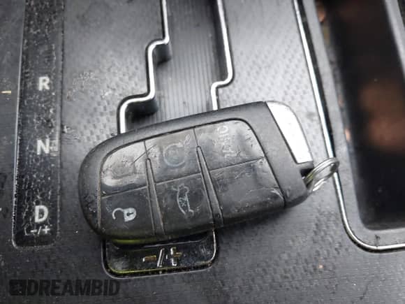 2013 Chrysler 300 S с VIN 2C3CCABT5DH660784, выставлен на аукционе IAAI как лот 42308116 с пробегом 150 587 миль миль и . История ставок и продаж доступна на DreamBid. Изображение 11.