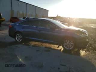 2016 Hyundai Sonata SE z VIN 5NPE24AF9GH305214, wystawiony jako Copart lot #87364305 z przebiegiem 140 465 mil mil oraz Szkoda całkowita • Salvage title. Historia ofert i sprzedaży dostępna na DreamBid. Obrazek 4.