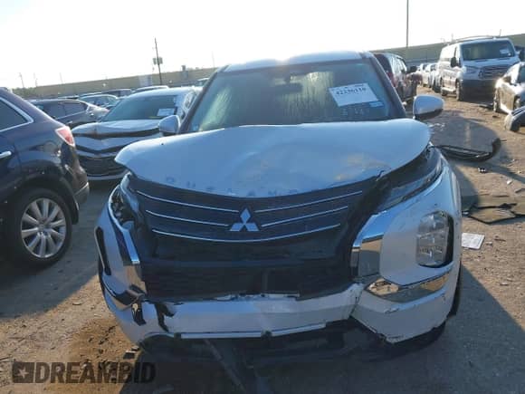 2024 Mitsubishi Outlander ES with VIN JA4J3UA8XRZ060622, listed as a IAAI auction lot 42236110 with 7,164 mi miles and . Bid and sale history available at DreamBid. Image 12.