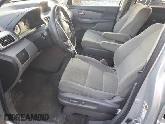 2012 Honda Odyssey LX z VIN 5FNRL5H20CB042806, wystawiony jako Copart lot #84468365 z przebiegiem 69 769 mil mil oraz Czysty tytuł • Clean title. Historia ofert i sprzedaży dostępna na DreamBid. Obrazek 7.