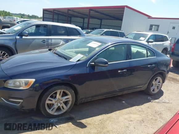 2015 Volvo S60 T5 Premier с VIN YV1612TK5F1340600, выставлен на аукционе IAAI как лот 42608394 с пробегом 123 613 миль миль и . История ставок и продаж доступна на DreamBid. Изображение 14.